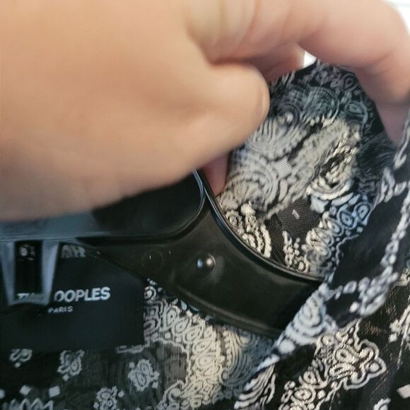 The Kooples Bandana Print Button Down Shirt Size Small Black & White Paisley - Picture 8 of 9